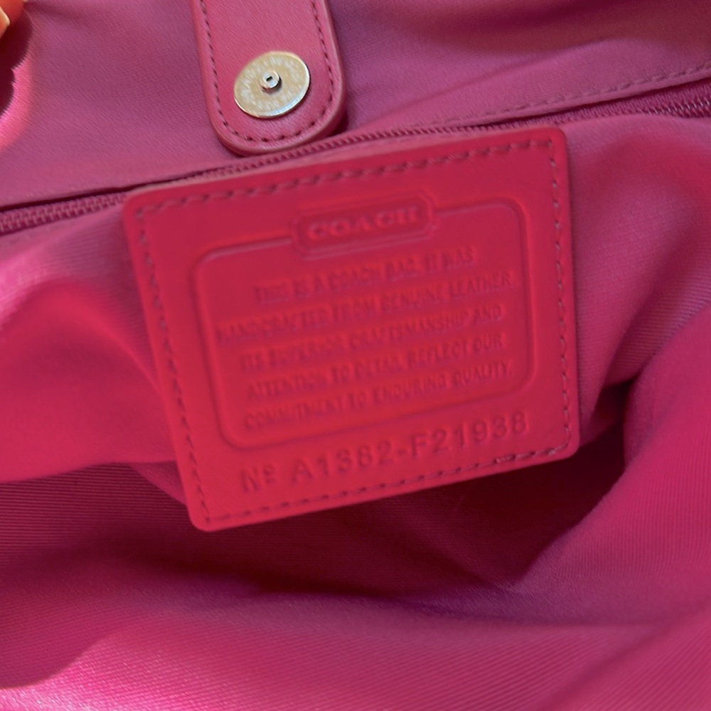 Coach Pink Leather Women's Bag - Picture 4 of 5